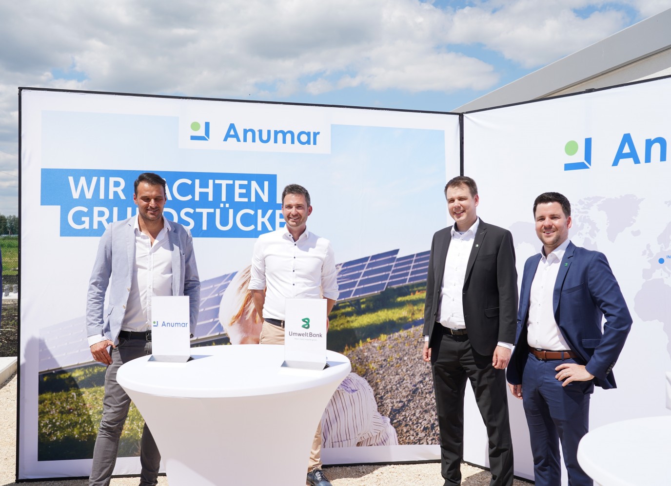 UmweltBank finanziert größten Solarpark Bayerns in Schornhof bei Ingolstadt